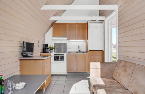 Hadsund House | Discover Family-Friendly Camping Cabins on Kattegat Beach