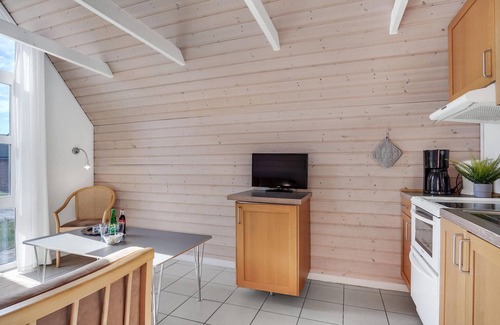 Hadsund House | Discover Family-Friendly Camping Cabins on Kattegat Beach