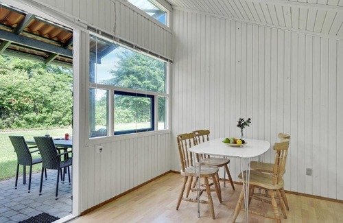 Hampen House | Cozy 1 Bedroom Home in Hampen for Families