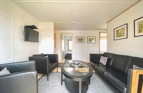 Harlosa House | Welcoming Home in Harlsa with Free Wifi for Families