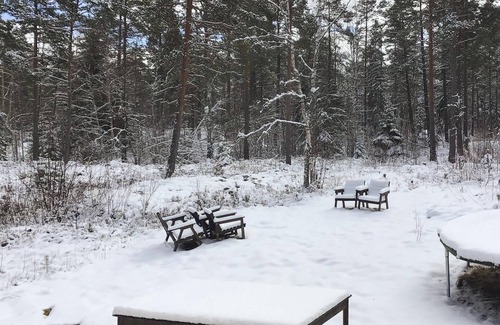 Herrang House | Peaceful Cottage Retreat by Utsundsjön Lake with Spa