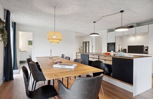Hjerm House | Relaxing Getaway Near Activities with Lake View and Spa