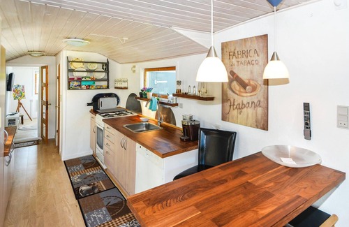 Hornslet House | Cozy 2-Bedroom Stay with Ocean Views in Hornslet