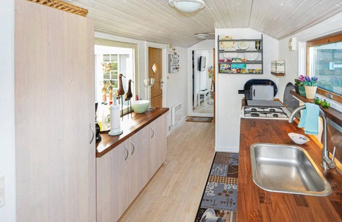 Hornslet House | Cozy 2-Bedroom Stay with Ocean Views in Hornslet