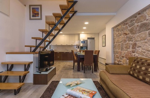 Imotski House | Spacious 3-Bedroom Retreat in Vinjani Donji with Pool