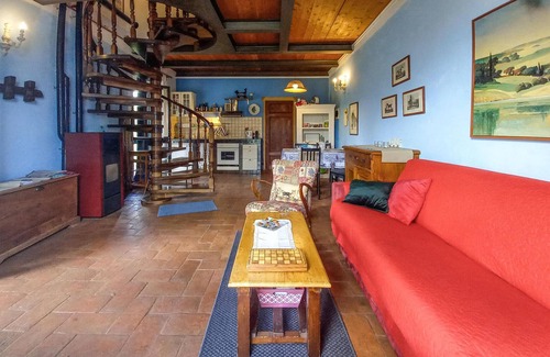 Calcinaia House | Spacious 2-Bedroom Accommodation in Fornacette PI