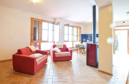 Olevano Romano House | Cozy 1 Bedroom Retreat in Olevano Romano with Spa Access
