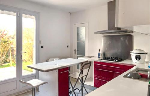 Joue-les-Tours House | Inviting Home in Joué Les Tours with Child-Friendly Kitchen