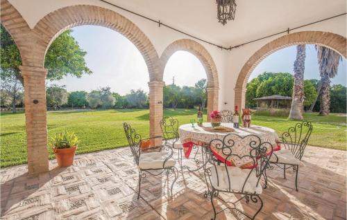 La Campana House | Beautiful 5 Bedroom Home with Pool in La Campana, Sevilla
