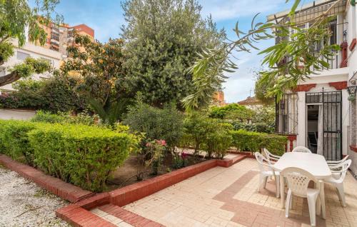 Ciudad Jardin House | Pet and Child Friendly Home in Malaga - 4-Star Retreat