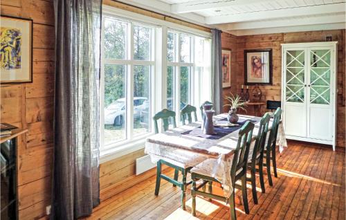 Kvinnherad House | Welcoming Home in Matre with Free Wifi for Families