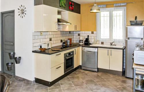 Merindol House | Family-Friendly 5 Bedroom Home with Pool in Merindol