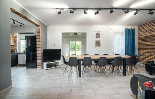 Suleczyno House | Inviting Home in Miciszewice with Pool and Wifi Access