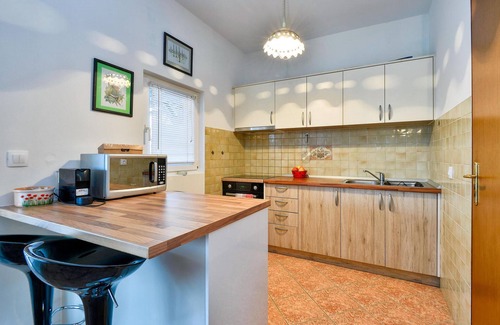 Krasic House | Ideal Vacation Home with Private Pool and Lake View