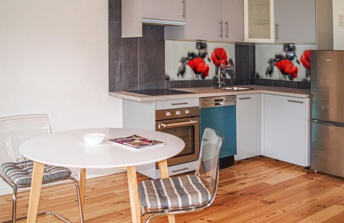 Mirow House | Cozy 2-Bedroom Retreat with Ocean View in Mirow