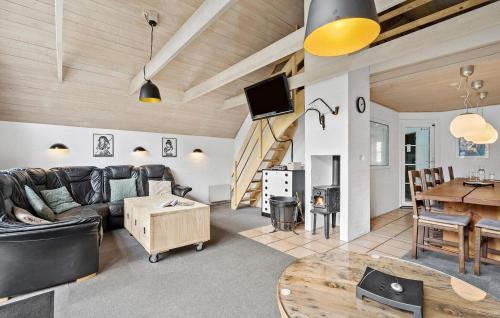 Houstrup House | Cozy Retreat in Nørre Nebel with Pool and Kitchen