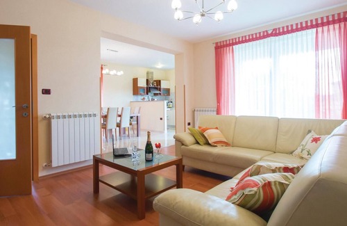 Nedescina House | Family-Friendly 3 Bedroom Retreat in Nedescina with Spa