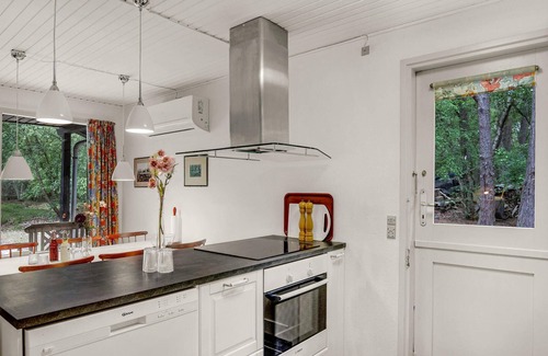 Dueodde House | Charming 3 Bedroom Retreat in Nexø with Ocean Views