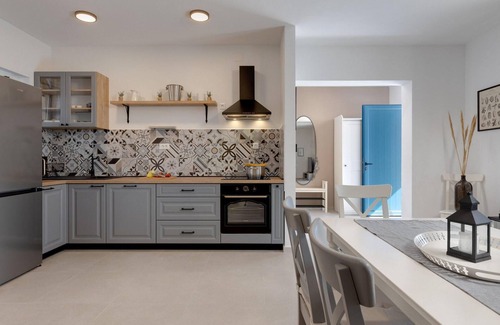 Nin House | Top-Rated 3 Bedroom Accommodation in Nin with Private Pool