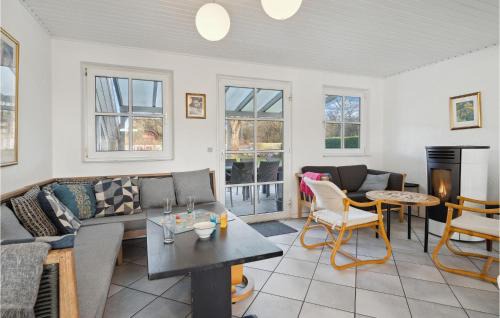Tørresø House | Stylish Home in Otterup with Pool and Kitchen Amenities