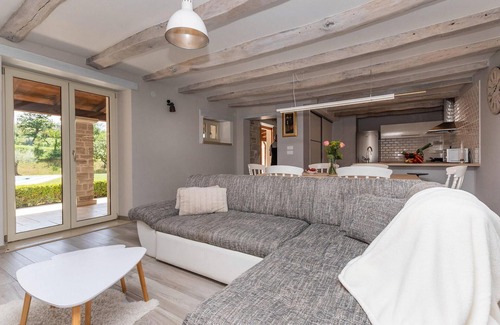 Beram House | Exceptional 3 Bedroom Retreat in Pazin with Private Pool