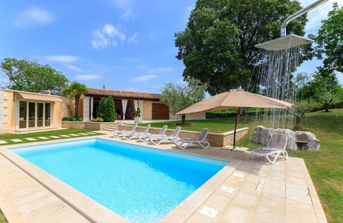 Beram House | Exceptional 3 Bedroom Retreat in Pazin with Private Pool
