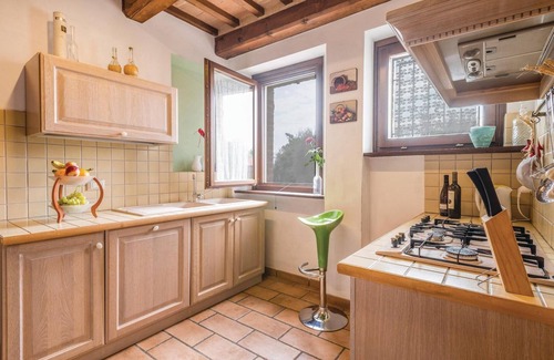 Petriolo House | Top-Rated 5-Bedroom Retreat in Petriolo MC with Pool