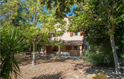 Monteguiduccio House | Welcoming Home in Ponzano Di Fermo with Free Wifi