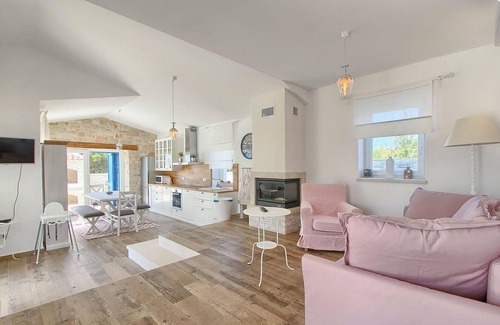 Tar-Vabriga House | Villa Torre IV: Private Pool Near Porec's Best Attractions