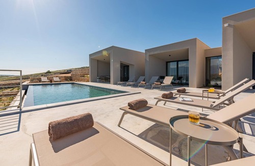 Povljana House | Indulge in a Beachfront Vacation Home with Premier Amenities