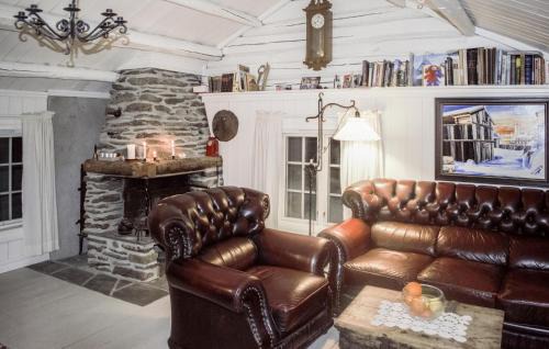 Galaa House | Pet-Friendly Retreat in Rros with Full Kitchen Access