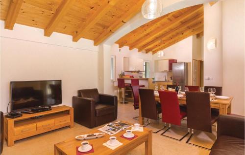 Rezanci House | Relaxing Getaway in Rezanci with Hot Tub & Pool Access