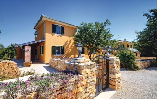 Rezanci House | Relaxing Getaway in Rezanci with Hot Tub & Pool Access