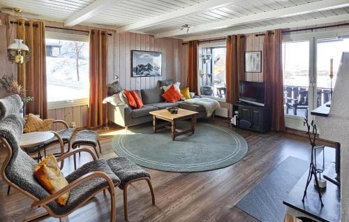 Tinn House | Inviting Home in Rjukan with Family-Friendly Kitchen