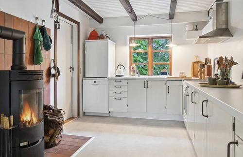 Rodbyhavn House | Cozy Cottage with Wood-Burning Stove in Scenic Countryside