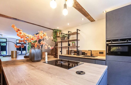 Roermond House | Exclusive Vacation Home Steps from the Beach with Spa Access
