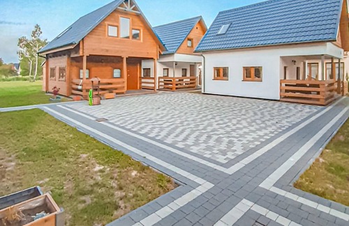 Rowy House | Welcoming Wooden House with Ocean Views in Rowy Village