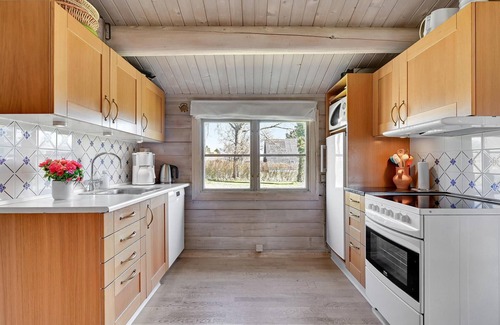 Spodsbjerg House | Discover a Cozy Vacation Home in Spodsbjerg with Ocean Views
