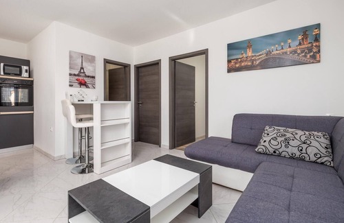 Rukavac House | Cozy Cottage with Sauna for Memorable Family Getaways