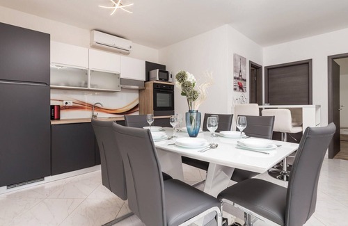 Rukavac House | Cozy Cottage with Sauna for Memorable Family Getaways