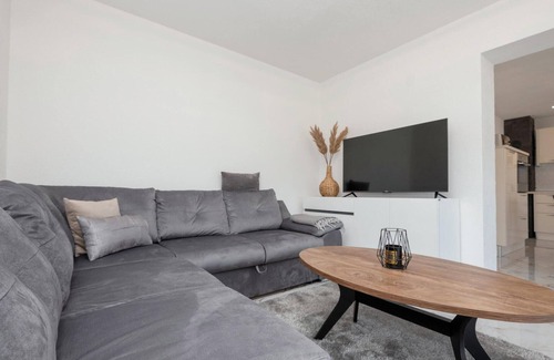 Runovici House | Relaxing Vacation Home with Pool and Pet-Friendly Amenities