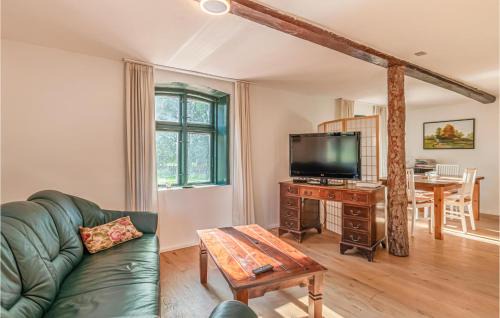 Suderheistedt House | Cozy Home in Süderheistedt with Kitchen for Families