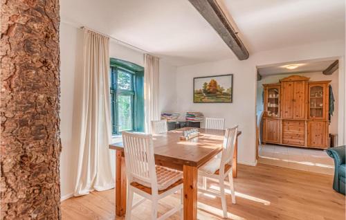Suderheistedt House | Cozy Home in Süderheistedt with Kitchen for Families