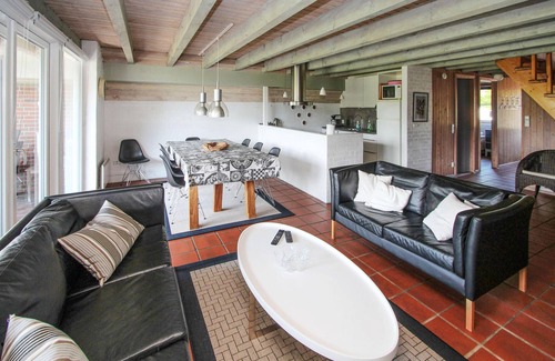 Samsø House | Beachfront Getaway: Perfect for Family Fun and Relaxation