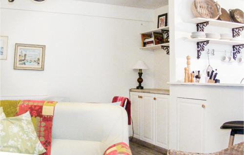 Scille House | Inviting Retreat in Scillé with Heated Pool and Pet-Friendly