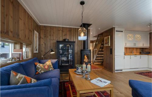 Sjusjoen House | Elegant Home in Sjusjøen with Family-Friendly Kitchen