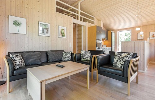Store Kongsmark House | Family-Friendly Oceanfront Getaway for Memorable Stays