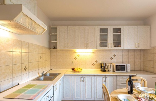 Slivno House | Cozy 2-Bedroom Retreat in Slivno with Pool & Spa
