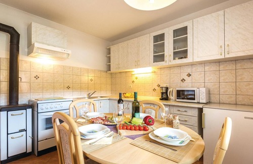Slivno House | Cozy 2-Bedroom Retreat in Slivno with Pool & Spa