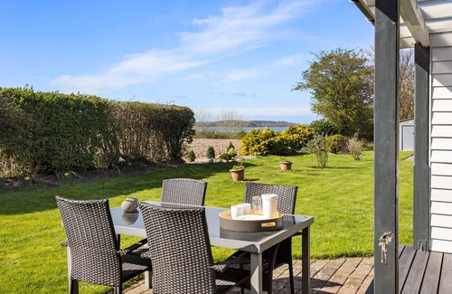 Svendborg House | Relaxing Retreat with Ocean Views & Excursion Adventures